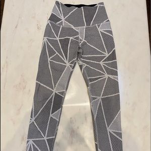 Beyond Yoga Leggings: size small